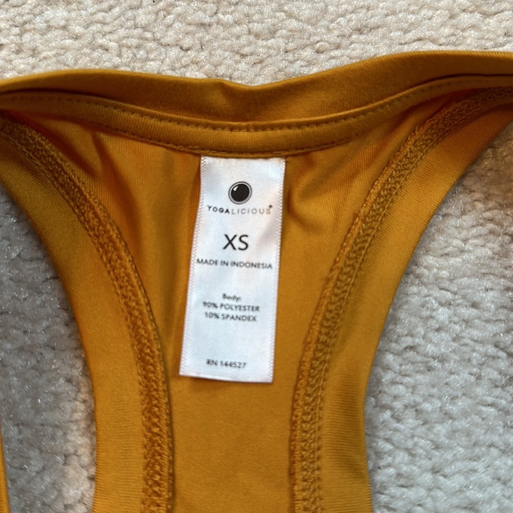 Yogalicious gold tank top - Picture 3 of 3